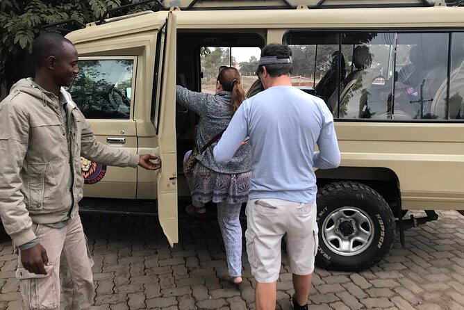 4 Days safari Tour Tanzania - Day four: down into Ngorongoro Crater
