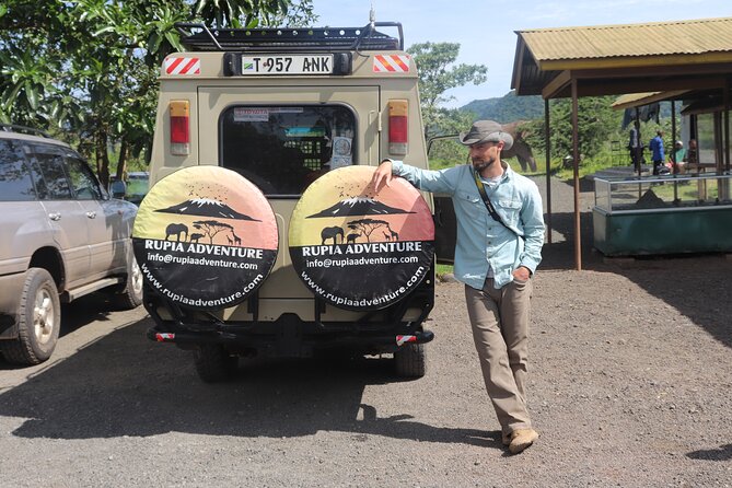 5 Days Lodge Safari - Tarangire, Serengeti, Ngorongoro & Manyara - Guides make or break a long safari