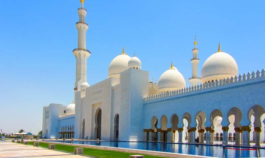 Abu Dhabi: City Tour and Desert Safari Package - Transport, guides, and practical comfort