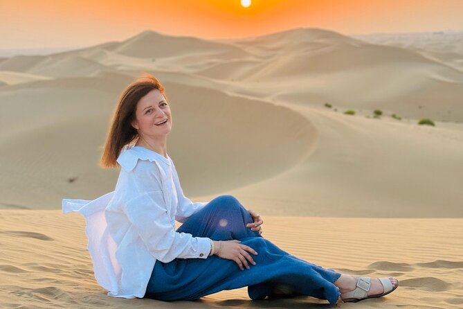 Abu Dhabi Desert Safari with Live Entertainment and Live BBQ - The 4x4 dune-bashing session