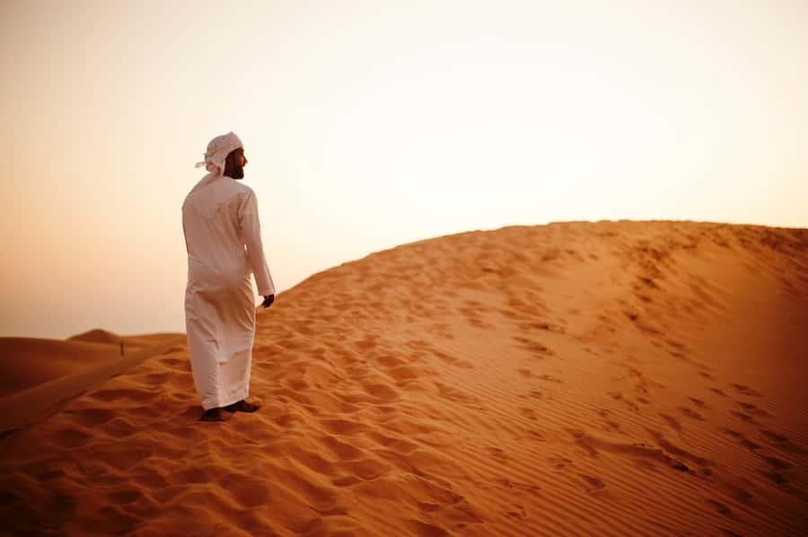 Abu Dhabi: Overnight Desert Safari - Sunset at the first desert camp