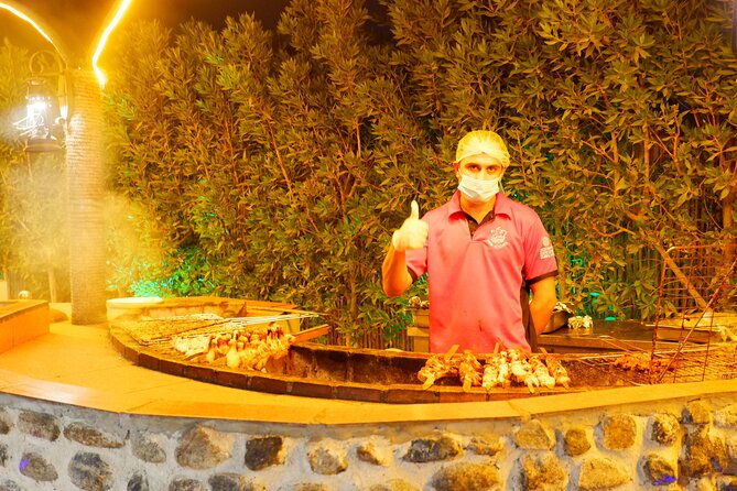 Al Madam Red Sand Safari with BBQ Dinner & Traditional Show - A short break before the dunes