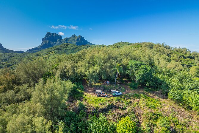 Bora Bora Half Day 4X4 Island Safari Tours - World War II guns and Bora Bora’s military past