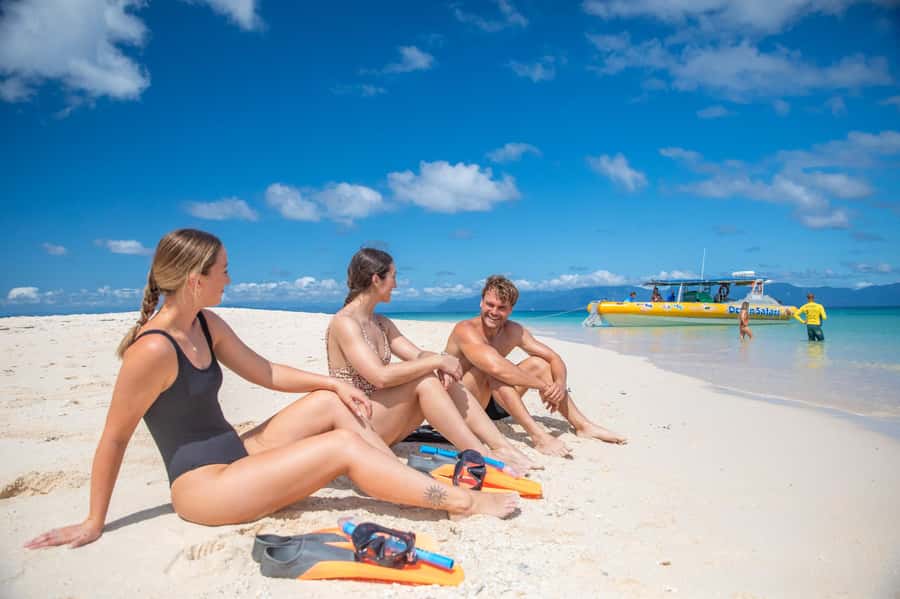 Cape Tribulation Ocean Safari - Great Barrier Reef Adventure - A small group makes the instruction more useful