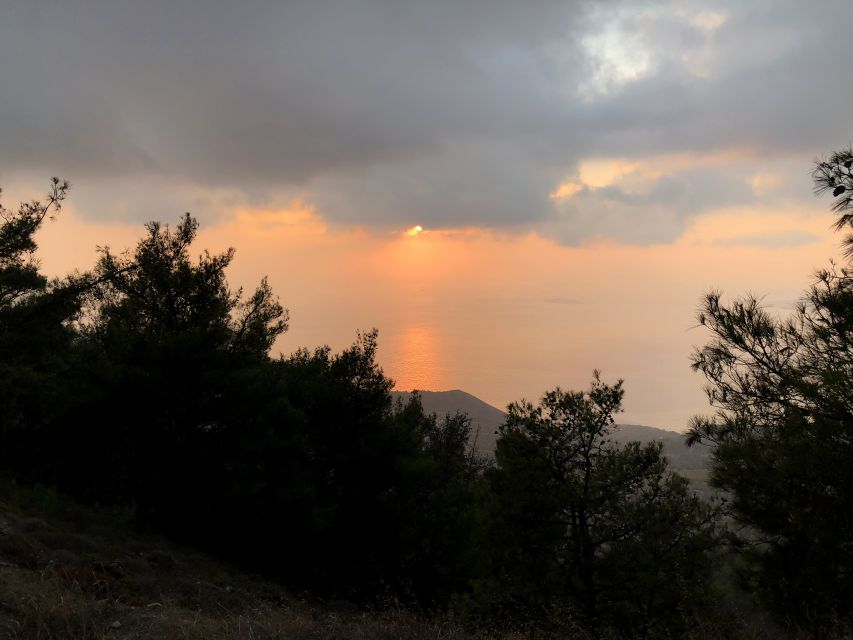 Chania 4x4 Sunset Safari Tour - Dinner at a family tavern in Deres