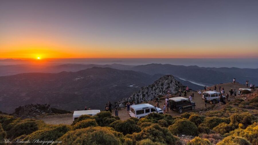 Crete: Land Rover Safari with Sunset Viewing, Dinner, & Wine - A traditional Cretan dinner with wine