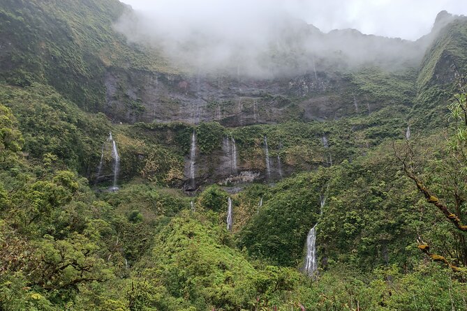 Découvrez le Mana durant la traversée de Tahiti en 4x4 Safari - Lunch, fruit, and what you need to pack