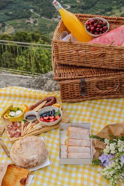 Douro Valley: 4x4 Safari and Vineyard Visit - The guides and the small-group feel