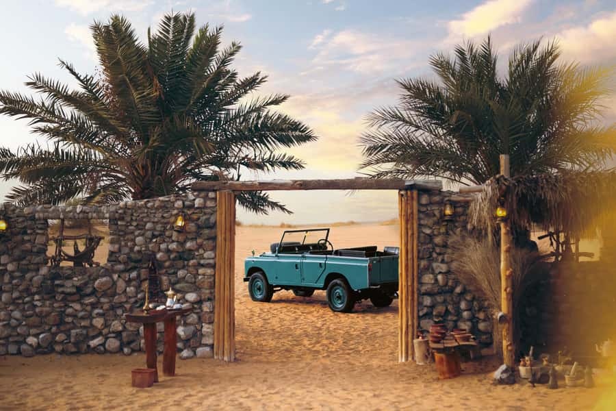 Dubai: Heritage Safari in Vintage Land Rover with Dinner - Four courses of Emirati and regional food