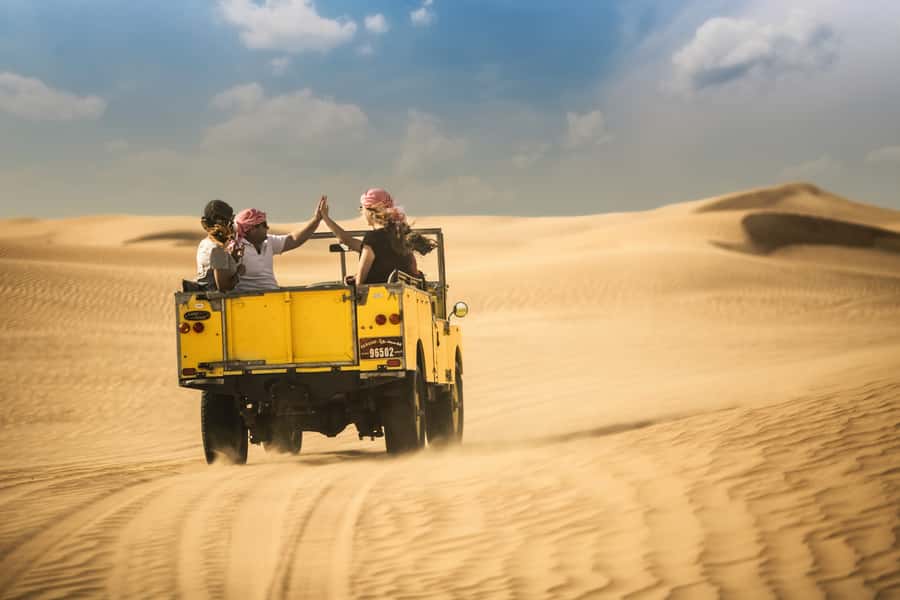 Dubai: Heritage Safari in Vintage Land Rover with Dinner - Stargazing after the lights fade