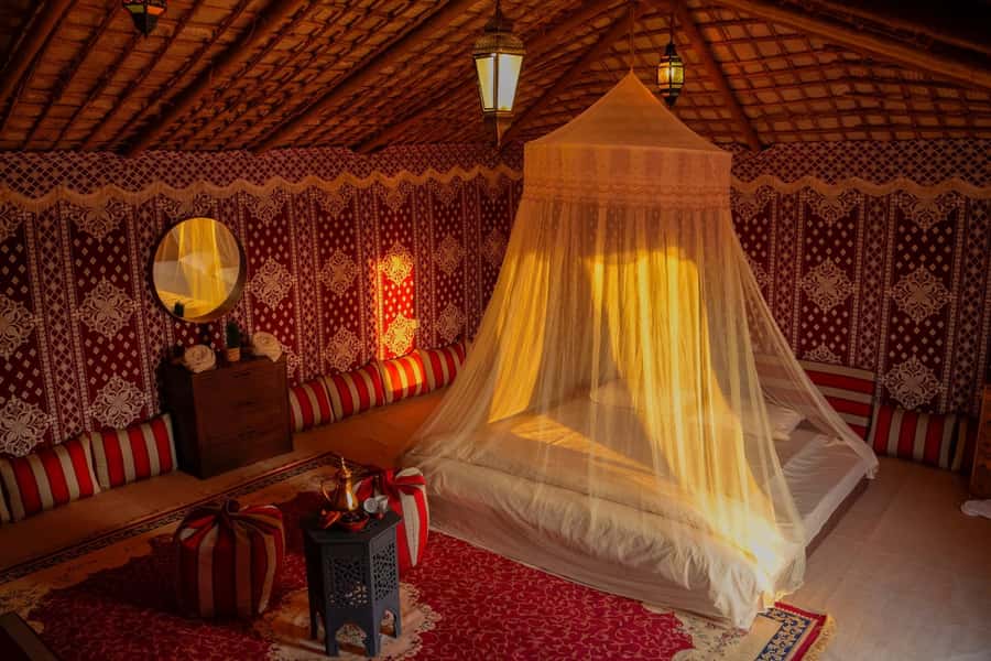 Dubai: Overnight Safari, Dinner, Stargazing & Al Khayma Camp - 45 Minutes of Dune Bashing and Sandboarding