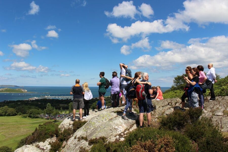 Dublin: Howth Safari Hiking Tour - Doldrum Beach and the quieter coast