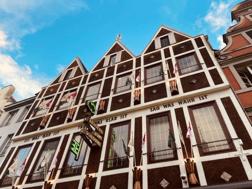 Düsseldorf: Altbier-Safari Beer Walking Tour - Starting at Burgplatz in the Old Town