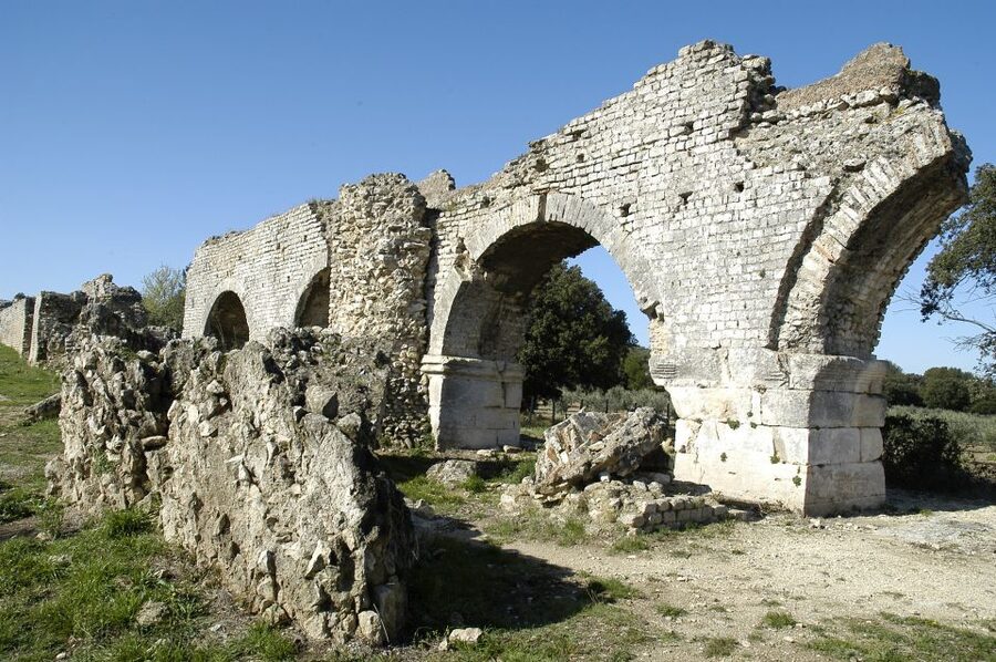 From Arles: Alpilles Regional Park Provence 4x4 Safari - Key points at a glance