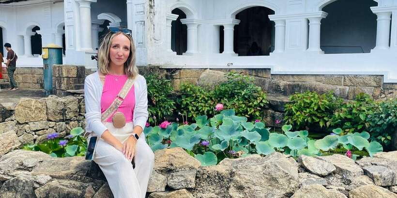 From Colombo: Sigiriya and Dambulla Day Trip with Safari - Dambulla’s Painted Caves and Golden Buddha Images