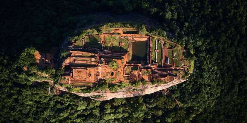 From Colombo: Sigiriya and Dambulla Day Trip with Safari - Guides, Group Size, and the Feel of the Day