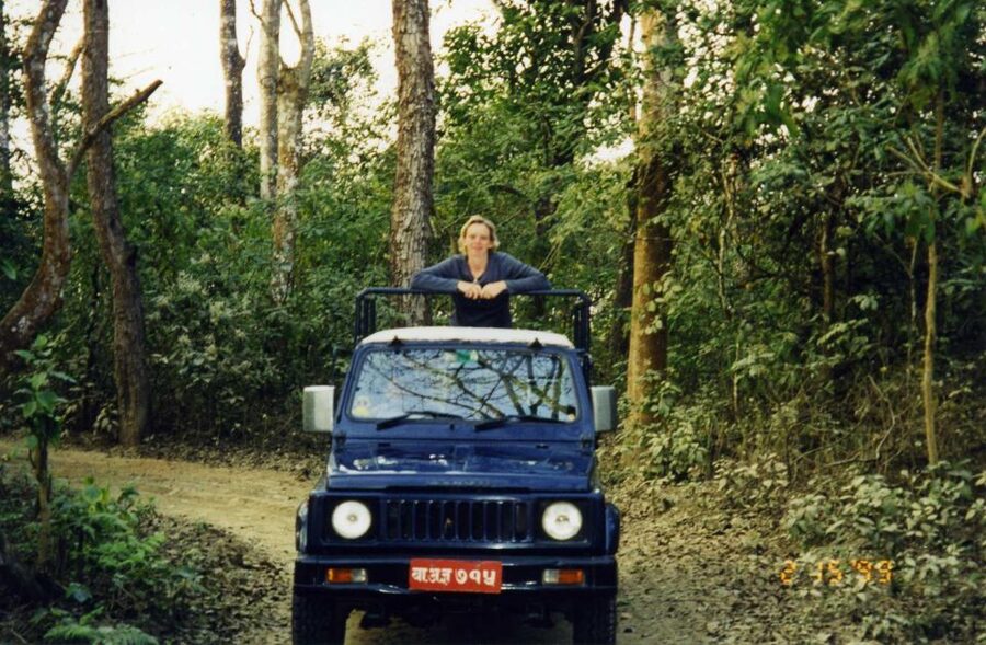 From Kathmandu/Pokhara: 3-Day All-Inclusive Chitwan Safari - Getting there by tourist bus
