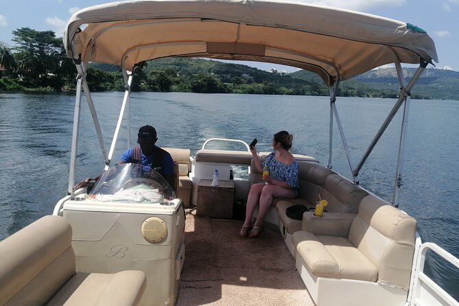 Full-Day Accra Safari and Boat Cruise Private Tour - Lunch beside the lake
