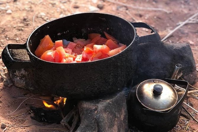 Full-Day Jeep Safari "Wadi Rum Highlights!" w/ Bedouin Lunch - A Bedouin lunch, tea, and time to slow down