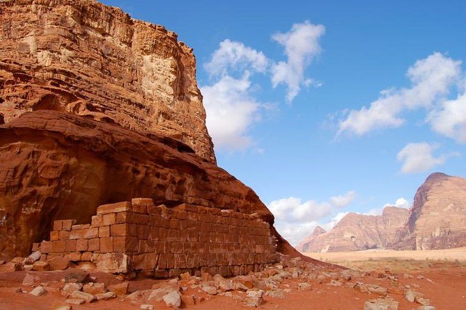 Full-Day Jeep Safari "Wadi Rum Highlights!" w/ Bedouin Lunch - What to pack for an exposed desert day