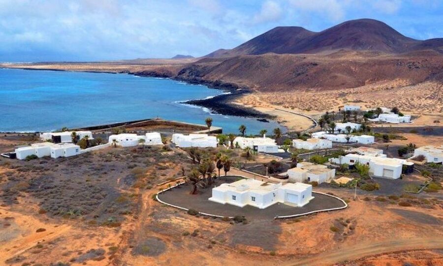 Graciosa Island: Jeep Safari Playa De las Conchas - Los Arcos de Los Caletones and the force of the sea