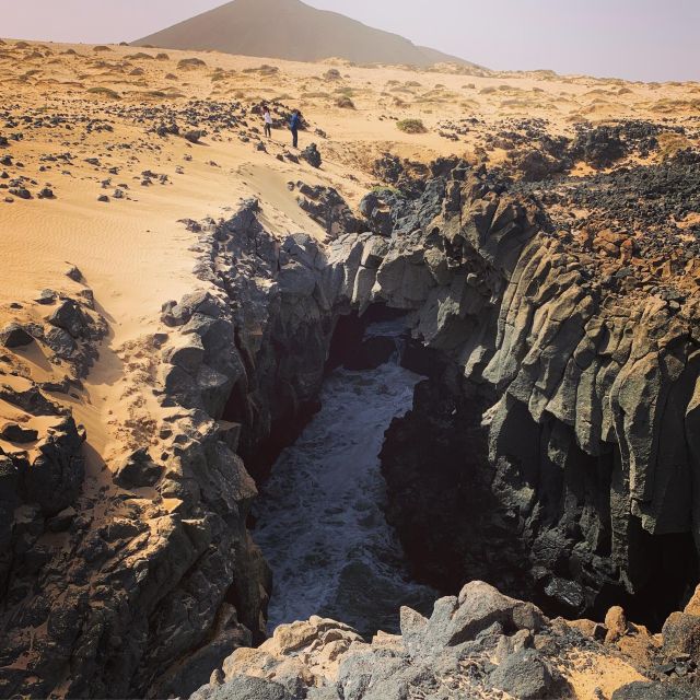Graciosa Island: Jeep Safari Playa De las Conchas - Starting in Caleta de Sebo with Andrés