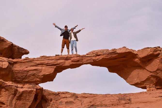 Half-Day Jeep Safari "Wadi Rum Highlights!" w/ Professional Bedouin Guide - Rock bridges, canyons, and red dunes