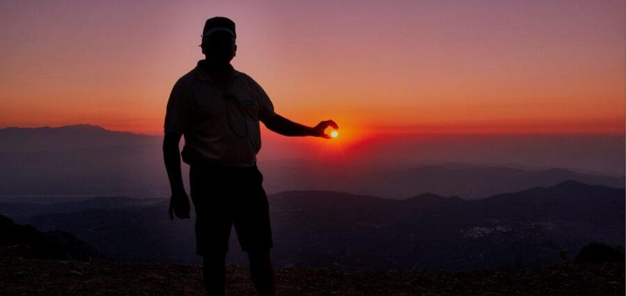Heraklion: Sunset Safari with Dinner & Prosecco - Kastamonitsa and the taste of raki
