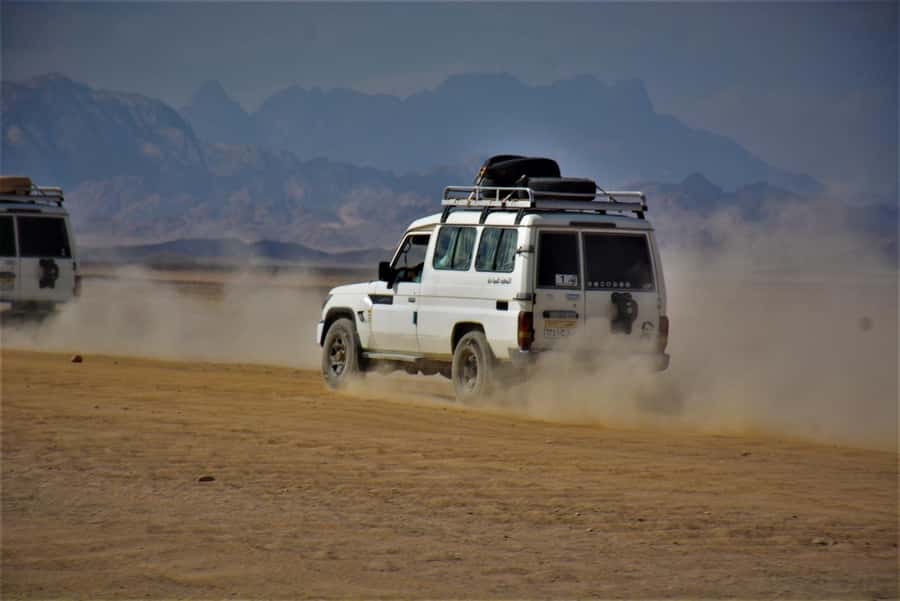 Hurghada: Jeep Safari with Camel Ride, Dinner and Show - Leaving Hurghada by jeep