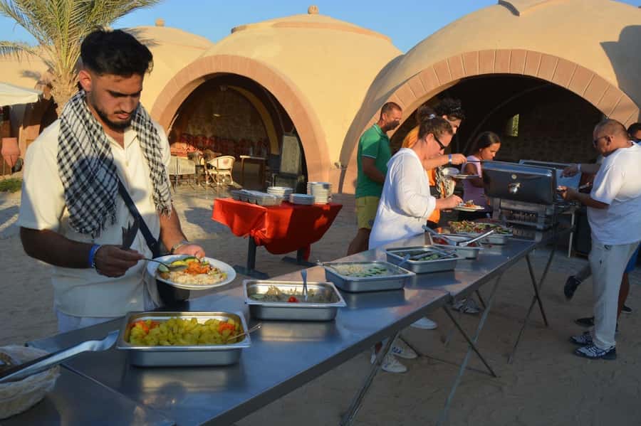 Hurghada: Jeep Safari with Camel Ride, Dinner and Show - Guides who make the day easier