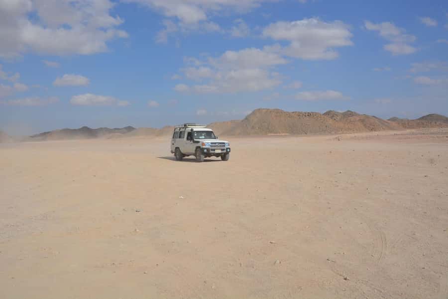 Hurghada: Jeep Safari with Camel Ride, Dinner and Show - Tea, camels, and the Bedouin village