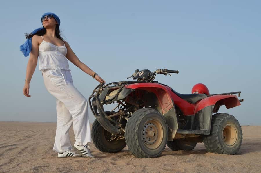 Hurghada: Quad and Buggy Safari with Dinner and Show - Belly dancing, fire acts, and traditional performances
