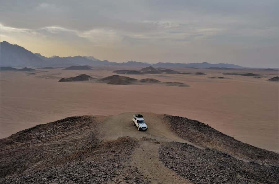 Hurghada: Quad Bike, Buggy, Jeep Safari, Camel Ride & Dinner - The evening show may be shorter than expected
