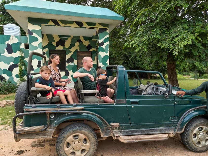 Jaipur: Jhalana Amagarh Leopard Reserve 4×4 Jeep Safari - The jeep, seating, and comfort