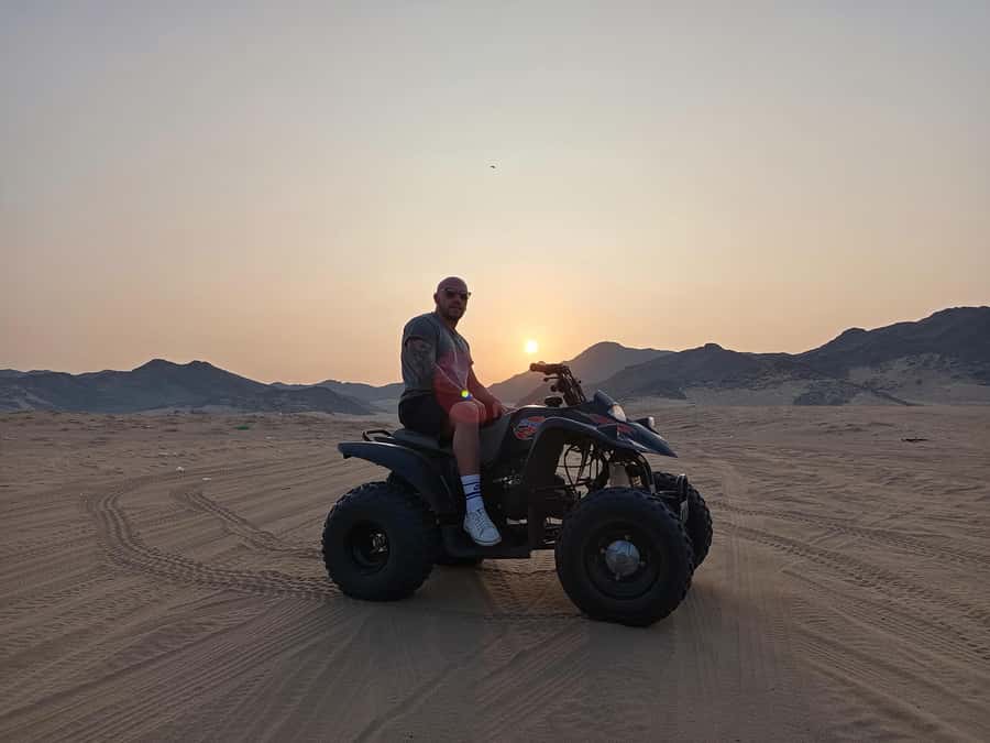 Jeddah Desert Safari: Quad Biking, Camel Farm & Sunset Views - Leaving Jeddah for the open desert