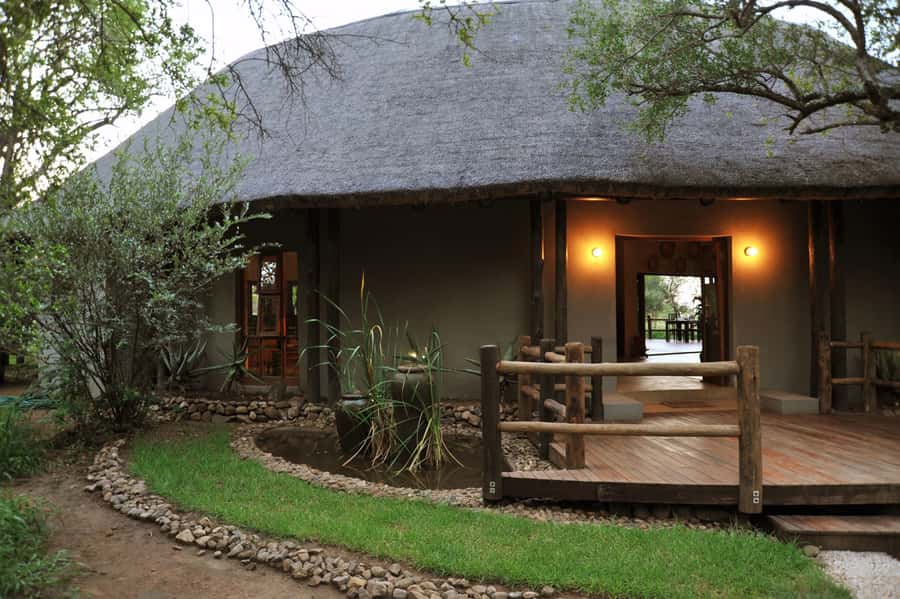 Johannesburg: 2-Day 4-Star Pilanesberg Safari - Sunrise is the reason to set the alarm