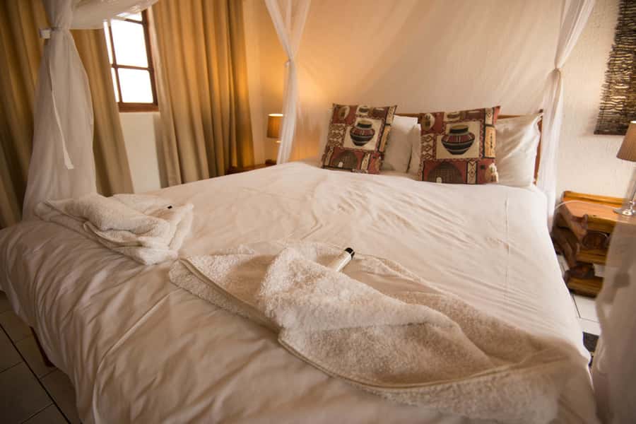 Johannesburg: 4-Day Classic Kruger National Park Safari - Lodge comfort, meals, and daily rhythm