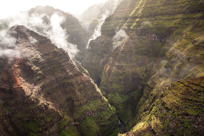 Kauai Deluxe Waterfall Safari: Helicopter Tour - What happens at the Lihue meeting point