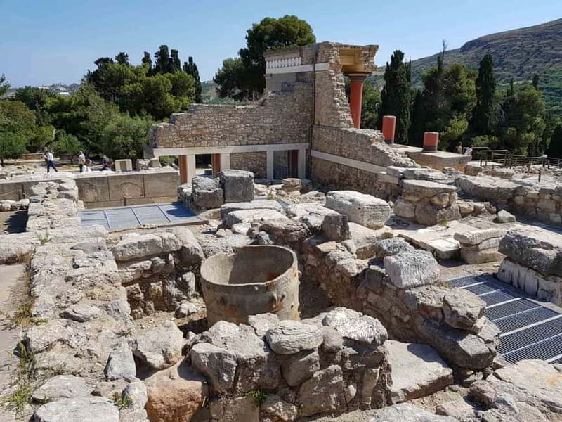 Knossos Palace and Pottery experience. Excursion Safari - Why an early Knossos arrival helps