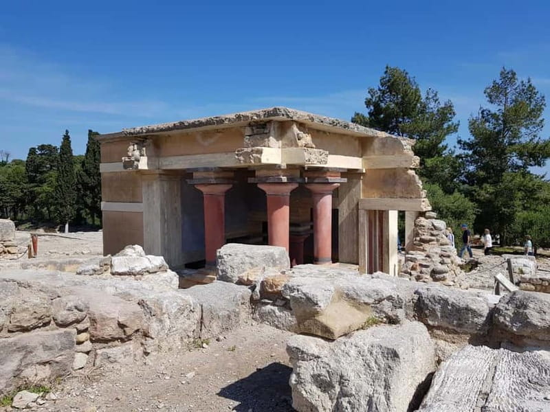 Knossos Palace and Pottery experience. Excursion Safari - What you actually make at the pottery workshop