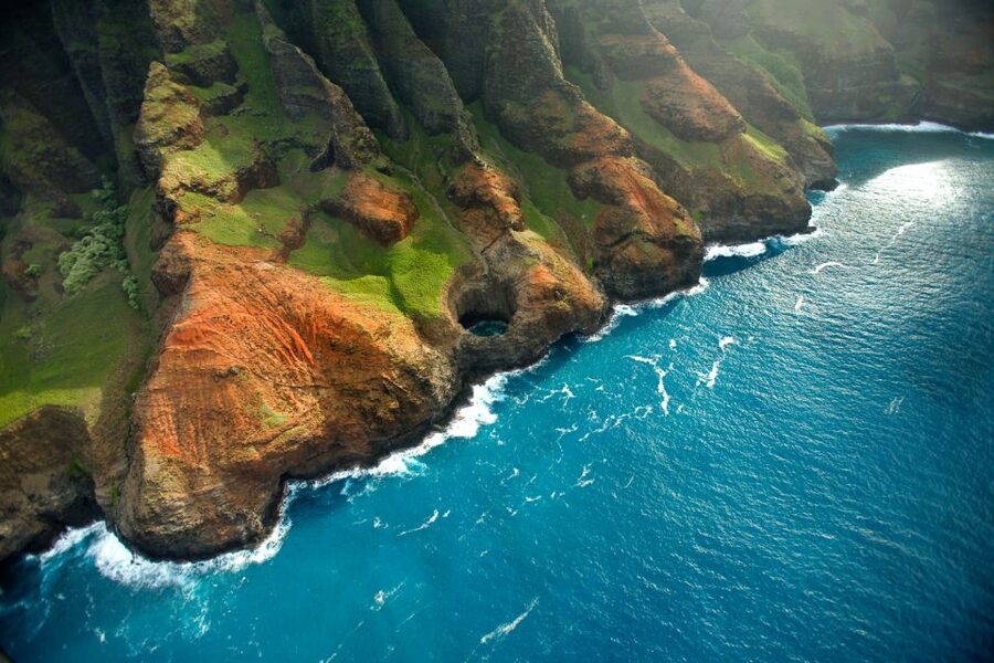 Lihue: Deluxe Waterfall Safari Helicopter Tour - Waialeale Crater and the wet heart of the island