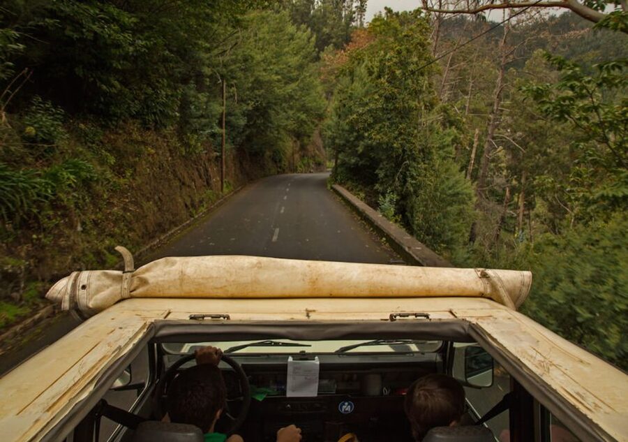 Madeira: Mini-Combo East Challenge: Jeep Safari + Levada - Santo da Serra keeps the route varied