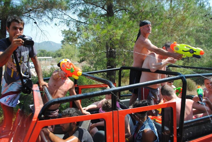 Marmaris Jeep Safari Water Fight, Colour and Foam Party - The first hour: pickup, safety, and the Jeep convoy
