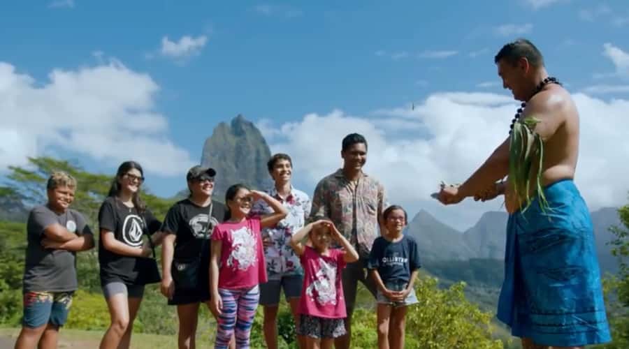 Moorea: Half-Day Open-Air 4WD Safari with Hotel Transfers - Cook’s Bay begins the tour