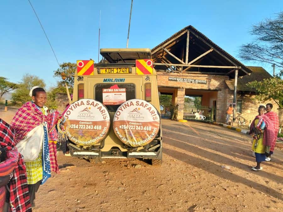 Nairobi: 3-Days 2-Nights Maasai Mara Group Safari in 4x4 - What to pack for the open vehicle