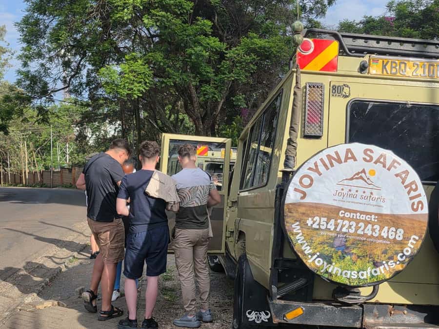 Nairobi: 3-Days 2-Nights Maasai Mara Group Safari in 4x4 - Day 1: Nairobi, the Rift Valley, and your first Mara drive