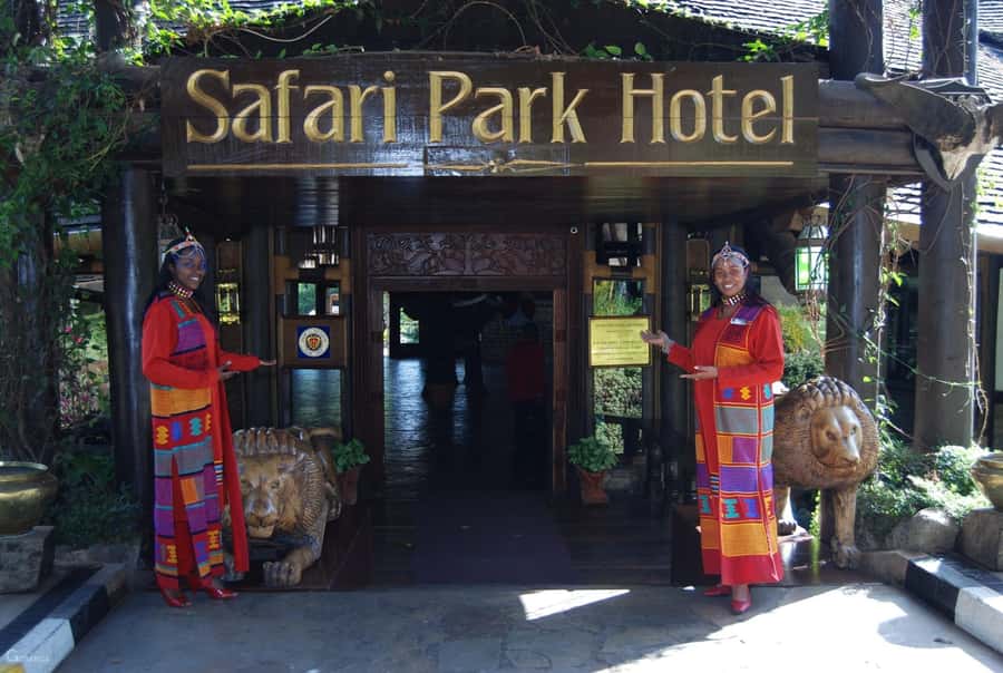 Nairobi: Cabaret Show with Dinner at Safari Park Hotel - Key points to know before booking