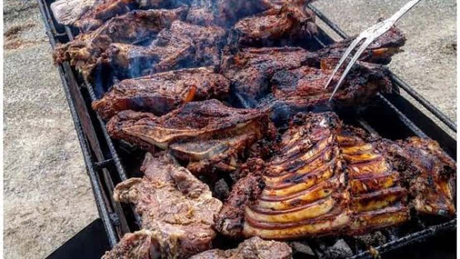 Nairobi: Cabaret Show with Dinner at Safari Park Hotel - Is $120 a fair price?