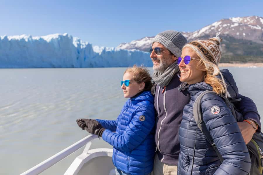 Nautical Safari: Navigate and feel the energy of the Perito Moreno Glacier. - The 400-meter viewpoint at Perito Moreno