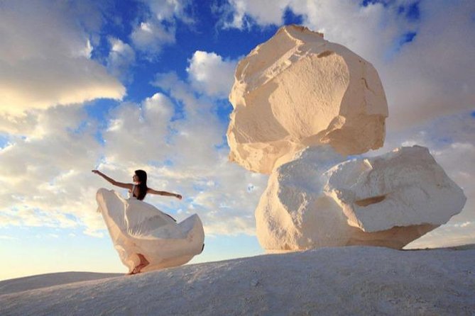 Private 2 Days Jeep Safari to White Desert and Bahariya Oasis - Black Desert, El Hez Village, and a cold spring